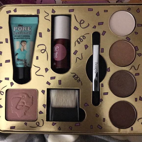 BENEFIT Makeup Kit - Picture 4 of 4